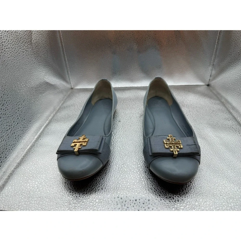 Size 6M Tory Burch Sedgewick Blue Womens Gold Logo Medallion Leather Ballet Flat